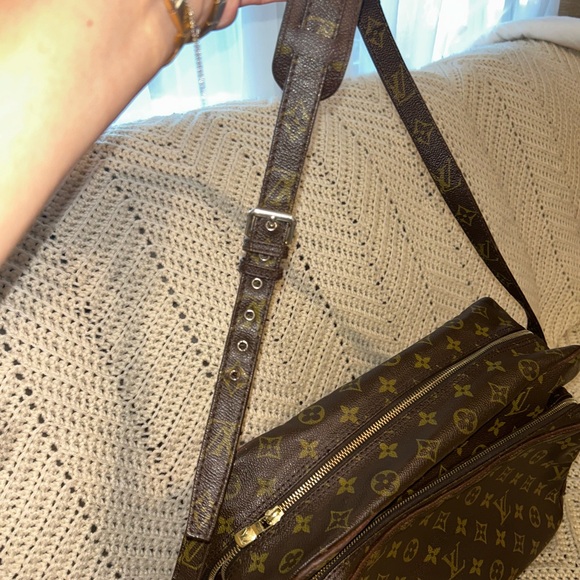 Louis Vuitton Brown Monogram Shoulder Bag - Picture 2 of 12